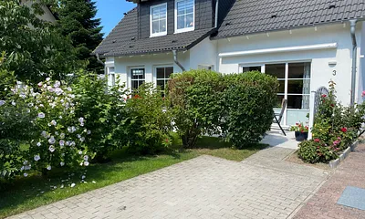 Terrasse mit Parkplatz