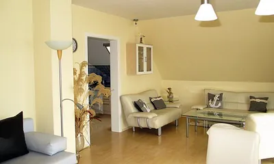 großes lichtdurchflutetes Wohnz. mit Ledercouchecke,gr.Flachbild-TV ( Diagonale 136cm), Hifi-Anlage u. DVD