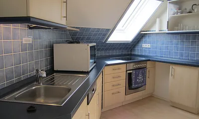 Geschirrspüler, Mikrowelle, Backofen und Ceranfeld ,Kaffeemaschine, Toaster,Wasserkocher usw.....