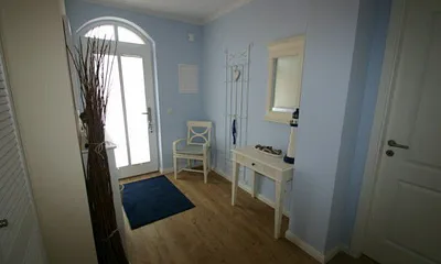 Vom grossen Flur gehen alle Zimmer ab