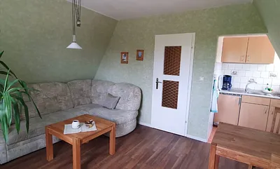 Wohnzimmer mit Essbereich