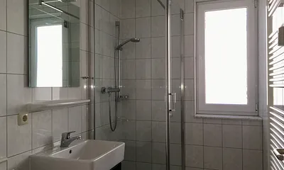 Tageslichtbad mit Dusche