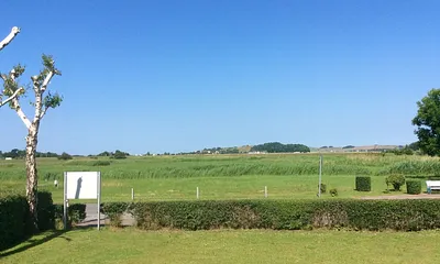 Blick vom Balkon über die Salzwiesen in Richtung Klein-Zicker