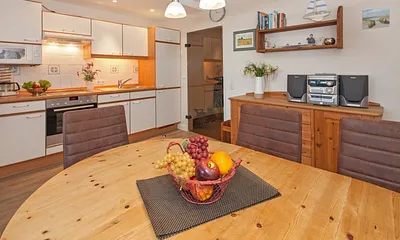 komplett ausgestattete Küchenzeile