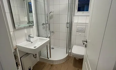 Blick ins Duschbad...