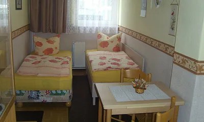 2. Schlafzimmer mit separatem WC