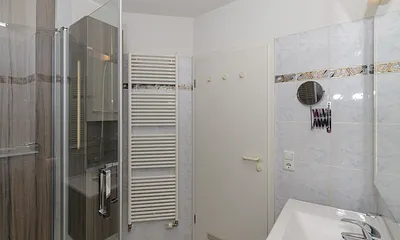 Badezimmer mit xxl-Dusche 