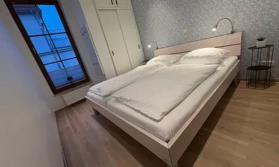 Schlafzimmer 1