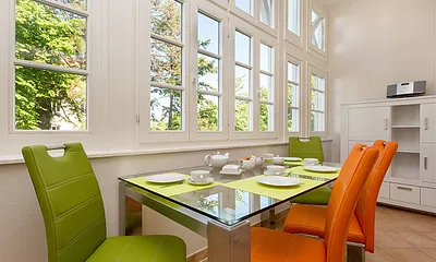 ... bietet viel Platz zum Essen und Klönen.