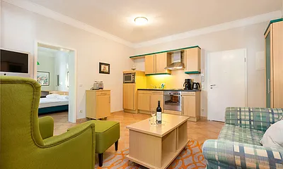 Hier der Blick zur Küchenzeile.