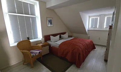 Schlafzimmer 1