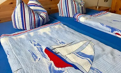 1. Schlafzimmer  mit Doppelbett