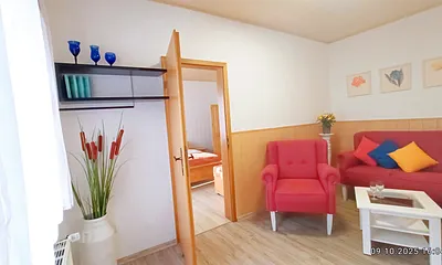 Wohnbereich, Blick in das Schlafzimmer
