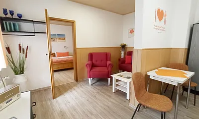 Wohnbereich, Blick in das Schlafzimmer