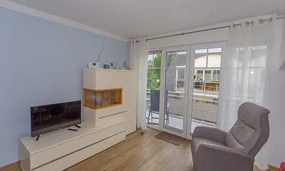 Wohnzimmer, Internetradio, Fernseher mit Prime, Dazn, Netflix (alle mit eigenen Zugangsdaten)