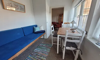 Vorraum mit Esstisch