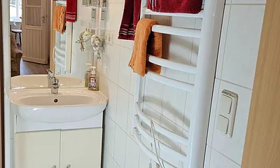 Bad- Waschplatz u. Handtuchtrockner