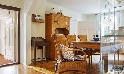 Esszimmer mit Kamin und TV