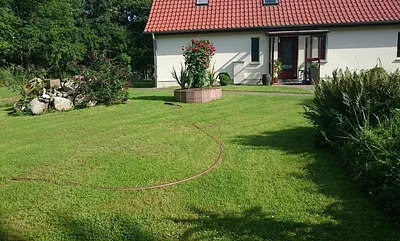Hausansicht von der Straße ( Ferienwohnungseingang befindet sich hinten )