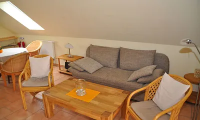 Wohnzimmer mit Ausziehcouch