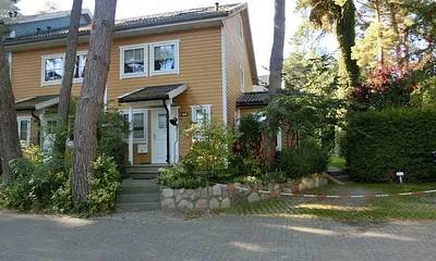 Eingangsbereich mit Parkplätzen Ferienhaus Tabea