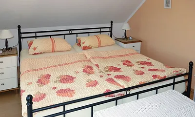 Schlafzimmer / Doppelbett (Liegefläche: 190cm x 200cm)