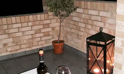 Balkon 12 m²,  halbüberdacht