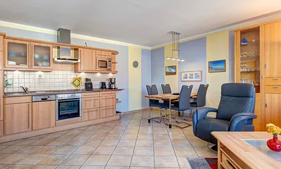 Küchenzeile mit Essplatz