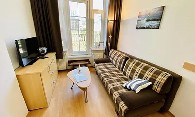 Nur 200 m bis zum Warnemünder Leuchtturm!, 2-Zimmer-Ferienwohnung (Delfin)