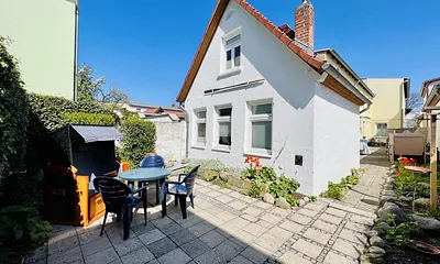 Nur 200 m bis zum Warnemünder Leuchtturm!, 2-Zimmer-Ferienwohnung (Kapitänshaus)