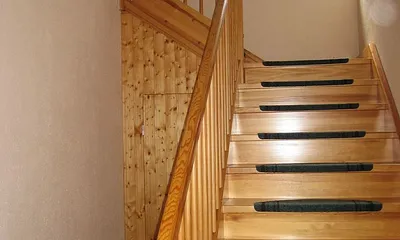 Eingangsbreich ( Treppe zum 1.OG )