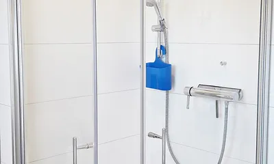 ... mit Dusche