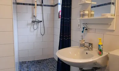 Bad mit Seniorengerechter Dusche