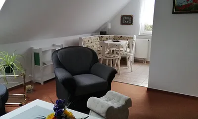 Blick vom Wohnbereich in die Küche