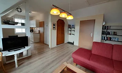 Wohnraum mit Rügenliteratur und Leselektüre für unsere Gäste