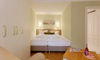 2. Schlafzimmer mit Doppelbett