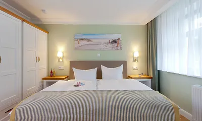 1. Schlafzimmer mit Doppelbett