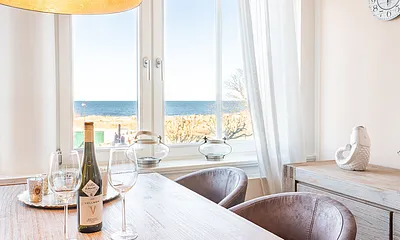  Essbereich mit Meerblick