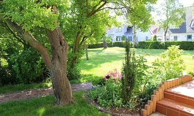 Wohnungseingang / Parkplatz 