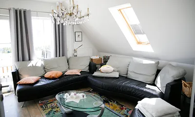 Wohnbereich mit Ledercouch