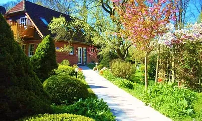 Weg zur Ostsee~Pension An der Lindenallee