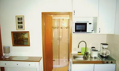 Sideboard, Duschbad, Pantry-Küche