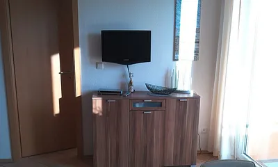 LCD TV inkl. DVD-Player und allen gängigen TV Programmen