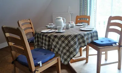 lichtdurchfluteter Essbereich