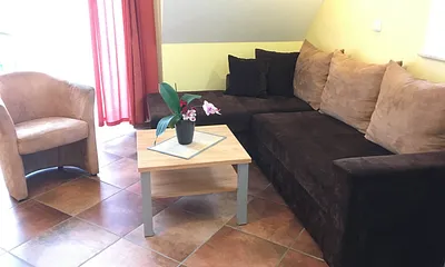 gemütliche Couch mit Schlaffunktion für 2 Personen