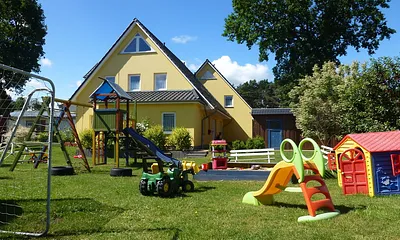 Großer Kinderspielplatz für alle Ostseekrabben