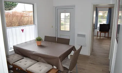 Esstisch im Eingangsbereich