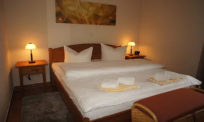 Schlafzimmer mit  Doppelbett