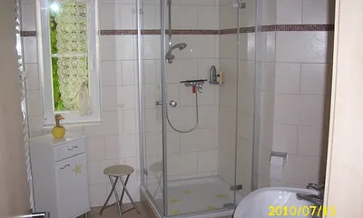 Dusche mit Echtglas, Einbauradio