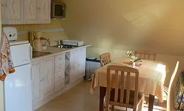 Moderne Küchenzeile mit Essplatz bis 8 Personen